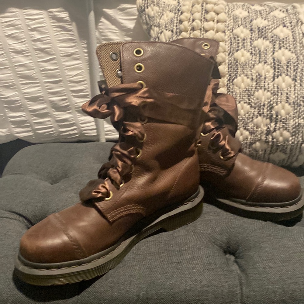 Dr Martens boots never worn